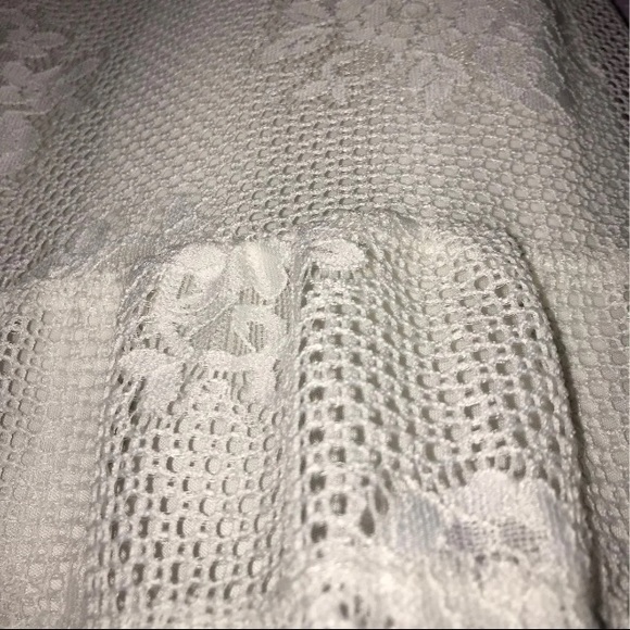 Woman’s large white lace sundress - Picture 2 of 4